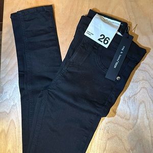 Women’s skinny stretch black denim